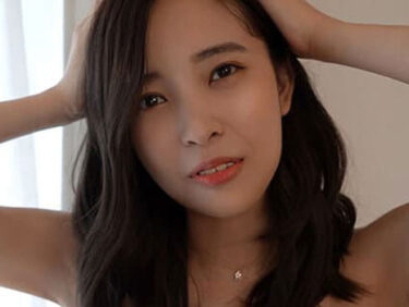 無修正個人撮影動画「剛毛敏感まんこの大量潮吹きが止まらない 淫乱女子大生の末路は問答無用にゴムなし射精！」　新垣うみ